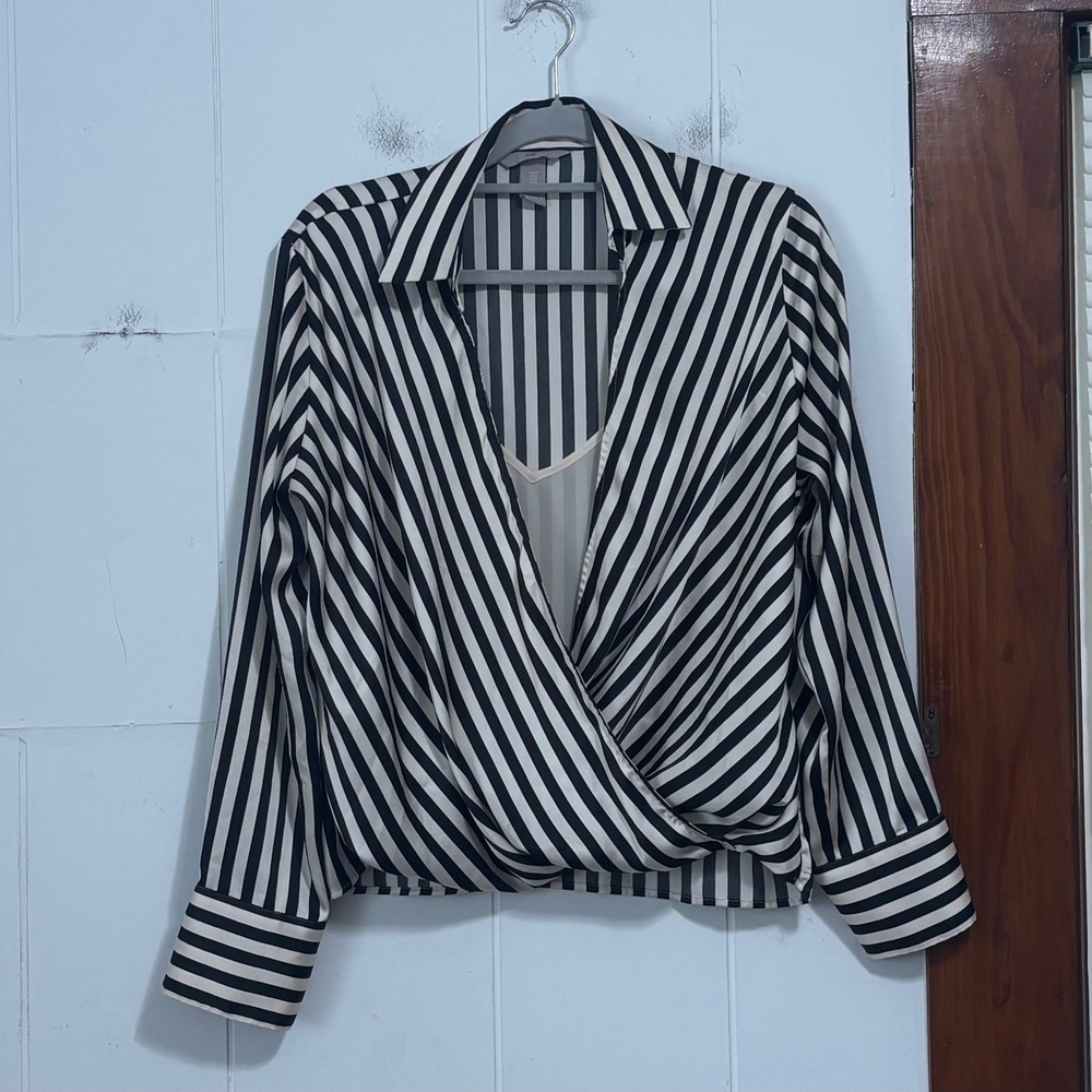 HM Womens Black Cream Striped Surplice Wrap Blouse Long Sleeve V-Neck Size M